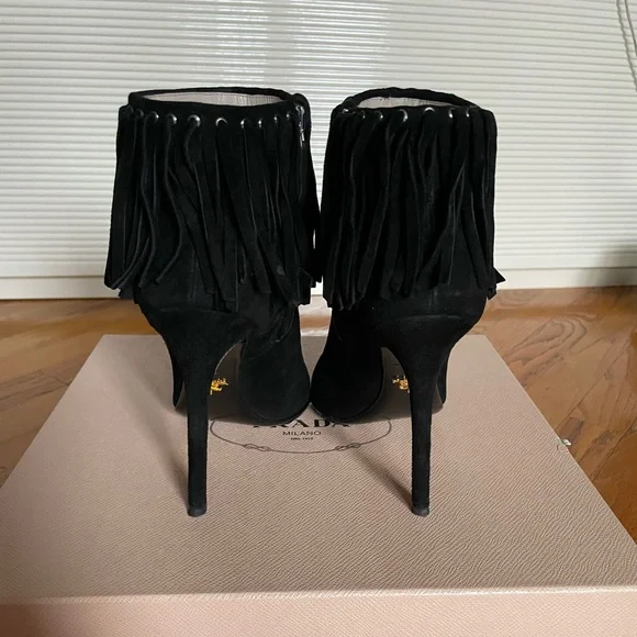 Prada Camoscio Nero heels - Picture 3 of 9